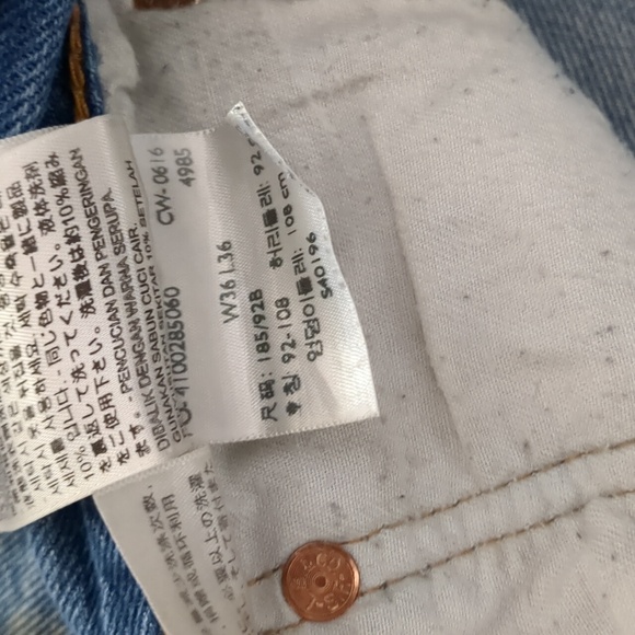 Levi's 501 Distressed Jeans - Picture 10 of 14